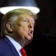 Нега Трампнинг рейтинги унга қарши очилган ишлар сони билан бирга ўсиб бормоқда?
