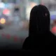 “Дадамга қарши чиқардим, агар онам ҳаёти ўртага қўйилмаганида” – турмуш қуришга мажбурланган қиз ҳикояси