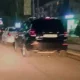 «Тўхташ тақиқланади» белгиси остида қолдирилган ИИБга қарашли Lacetti ҳамда Captiva’га жарима белгиланди (видео)
