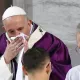 Papa uydan chiqmayapti, virus butun jahonni qamrashi mumkin. So‘nggi ma’lumotlar