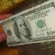 Қозоғистонга 30 минг доллардан ортиқ валютани олиб чиқмоқчи бўлганлар тўхтатилди
