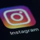 АҚШ расмийлари Instagram тармоғини ёшларнинг руҳий саломатлигини бузганликда айблади