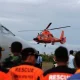 AirAsia самолёти қулаган жойда лайнернинг қуйруғи топилди
