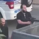 Доғистонда қуролланган шахслар синагогага ўт қўйиб, полиция ходимларига ҳужум қилди (видео)