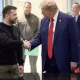 АҚШ ён берди: Зеленский ресурслар бўйича келишувни имзолагани Вашингтонга бориши кутилмоқда