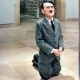 Гитлернинг тиз чўкиб ўтирган ҳайкали 15 миллион АҚШ доллар эвазига аукционга қўйилди