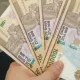 Buxoroda tadbirkordan oyiga 500 ming soʻmdan pul undirib kelgan soliqchi qoʻlga olindi