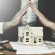 Фуқаронинг ўз уйини сотишидан олган даромади солиққа тортилиши керакми? Қонун, таҳлил ва таклифлар
