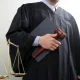 Судьялар олий кенгаши қарори билан бир нечта судья «формасидан айрилди»