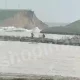 Sardoba suv omborining o‘pirilib, suv toshib chiqqan joyi videosi paydo bo‘ldi