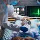 Олимлар коронавирус кимларда узоқроқ давом этишини аниқлашди