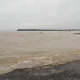 Суви қочган Сардоба: Ўзи бўлмаган шамол ва ёғмаган ёмғир сув омбори тўғони бузилишига айбдорми?