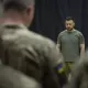 Zelenskiy xorijliklarning Ukraina Qurolli kuchlarida xizmat qilishi muddatini 10 yilga uzaytirdi