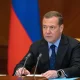 Медведев: «Агар Украинага жангчилар билан ёрдам берилса, Польшага зарба берамиз»
