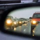 «Санамай саккиз деманг»: автомобиллар чироғини кундузи ёқиб юриш масаласи юзасидан мунозара