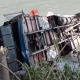 Nepalda avtobus daryoga qulashi oqibatida 15 nafar odam halok bo‘ldi