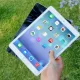 “Apple” компанияси “iPad Air 2”дан фойдаланиш ҳақидаги биринчи реклама ролигини намойиш қилди