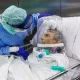 Коронавирус ҳақидаги сохта маълумотлар сабаб вафот этганлар сони ҳисоблаб чиқилди