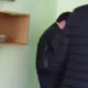 Qashqadaryoda sinfxonada hojatini chiqargan o‘quvchining ota-onasiga chora ko‘rildi. Ota – prokuratura mansabdori