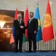 Қирғизистон президенти минг долларлик пойабзалда кўриниш берди