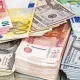 Valyuta kurslarida o‘zgarishlar: dollar va yevro narxi pasayib, so‘m o‘z pozitsiyasini mustahkamladi