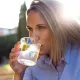 Güne bir bardak limonlu su içerek başlamak neden önemlidir?