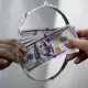 Доллар нима сабабдан жаҳон бозорларида позициясини бой беради?