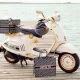 Dior «Rim ta’tili» filmidagi kabi Vespa skuterlarini taqdim qildi