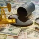 Халқаро молия бозори шарҳи: нефт қимматлашди, олтин арзонлашди