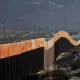 Texas gubernatori Meksika bilan chegarada yangi devor qurilishini ma’lum qildi