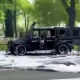 Тошкентда Mercedes-Benz машинаси ёниб кетди