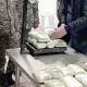 ДХХ Тожикистондан салкам 20 кило гиёҳванд модда олиб ўтган шахсни ушлади (видео)