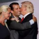 Трамп бошқалардан олган совғаларини ўғлига тортиқ қилади