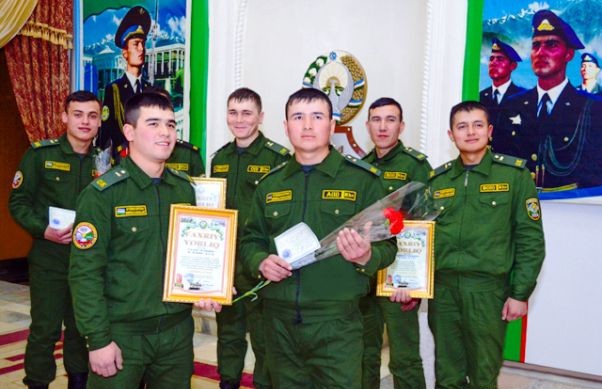 Чирчиқ олий танк қўмондонлик-муҳандислик билим юртида ҳарбий хизматни ўтаб бўлганларга ОТМга кириш учун имтиёзли тавсияномалар берилди