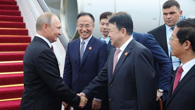 Putin Xitoyga keldi