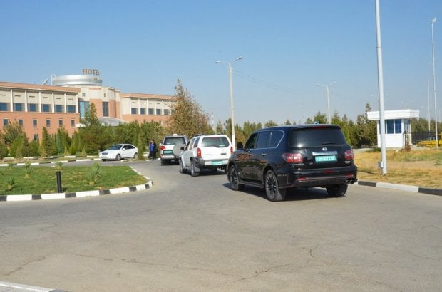 Foto: Badavlat arablar ov uchun Navoiyga kelmoqda