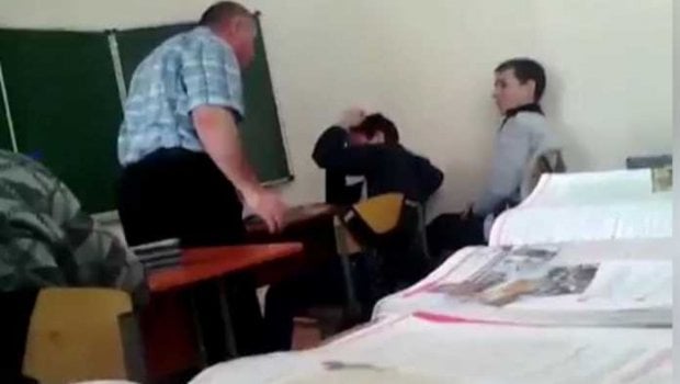 Toshkentda muallim 6-sinf o‘quvchisini shafqatsizlarcha kaltaklaganlikda ayblandi