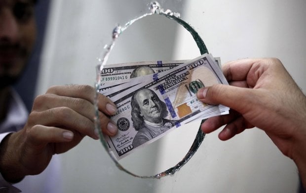 Dollar nima sababdan jahon bozorlarida pozitsiyasini boy beradi?