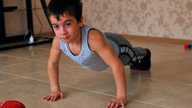 5 yoshli chechenistonlik bola o‘z rekordini takrorlab bermoqchi