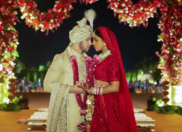 Priyanka Chopra to‘yida ikki xil ko‘ylak kiydi (foto,video)