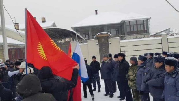 Bishkekdagi miting qatnashchilari mamlakatdan barcha chet elliklarni quvishni talab qilmoqda