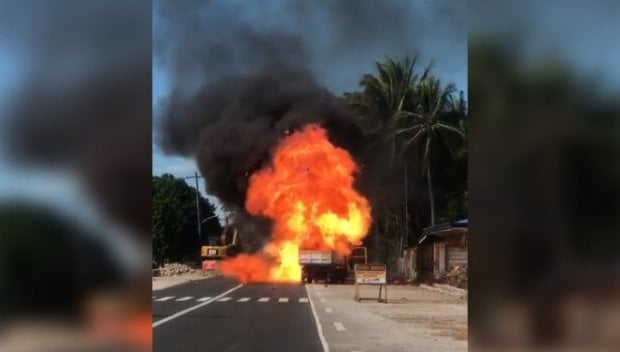 Filippinda 50 ta gaz ballonlari boʻlgan motoroller yonib ketdi (video)