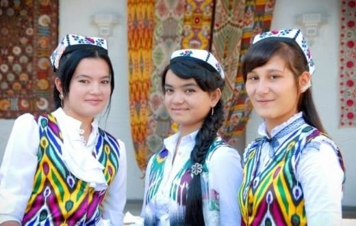Қайнонамнинг мактаби ёхуд ўсмир тарбиясида кексалар ўгити