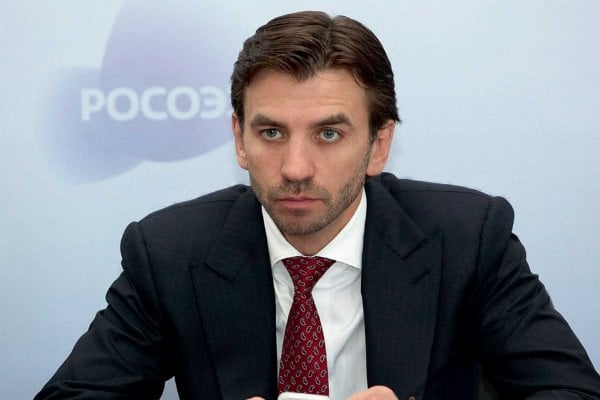 Россиялик собиқ вазир Михаил Абизов ҳибсга олинди (видео)