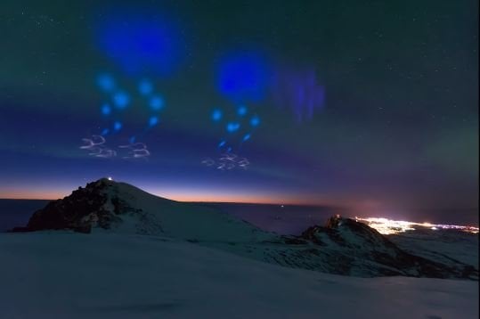 NASA raketalari qutb yogʻdusi fonida antiqa “mushakbozlik” uyushtirdi (video)