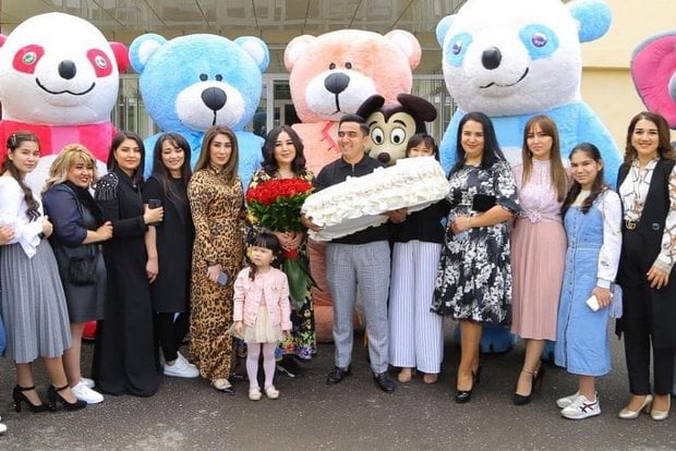 Хонанда Умидахон ва Жамшид хонадонида шодиёна (фото)