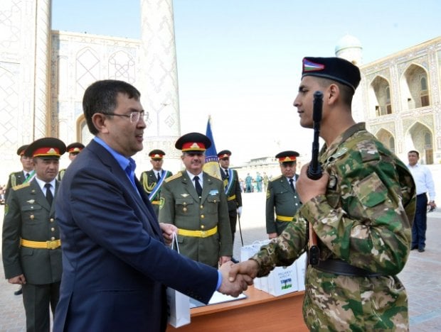 Askarlar Registonda qasamyod qilishdi (foto)