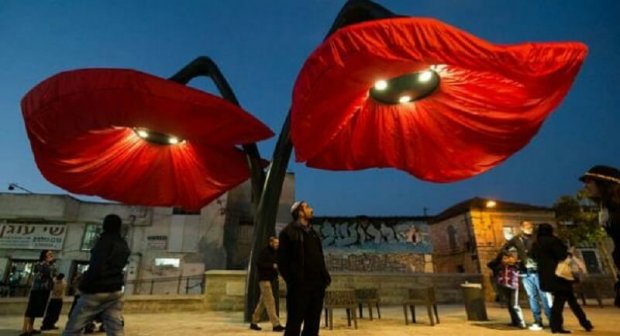 Quddus shahridagi “sehrli” chiroqlar (foto)