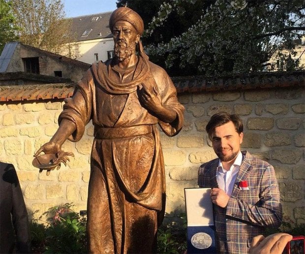 Fransiyada Abu Ali ibn Sino haykali ochildi (foto)