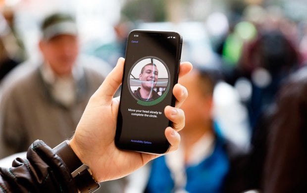 Talaba qiyofani tanish tizimidagi xato tufayli Apple’dan 1 mlrd dollar talab qilmoqda
